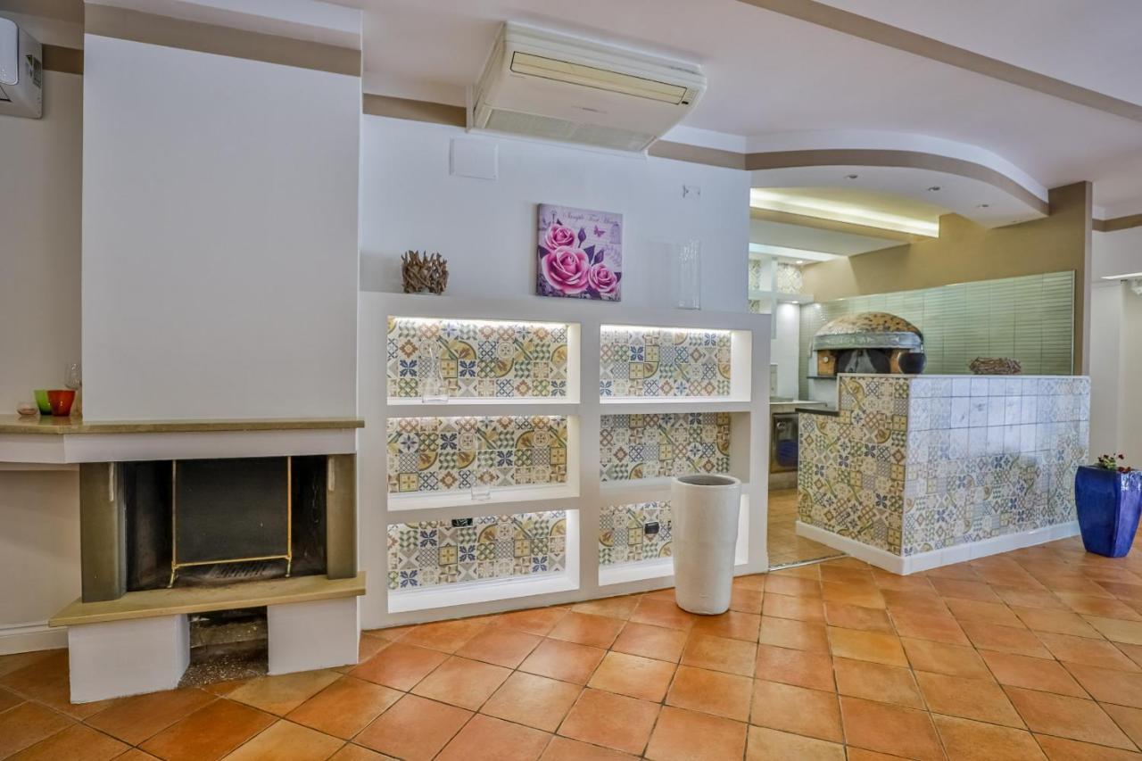Il Pineto Paestum Food & Rooms Екстериор снимка